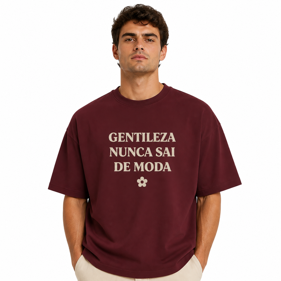 Camiseta La Amabilidad Nunca Pasa de Moda